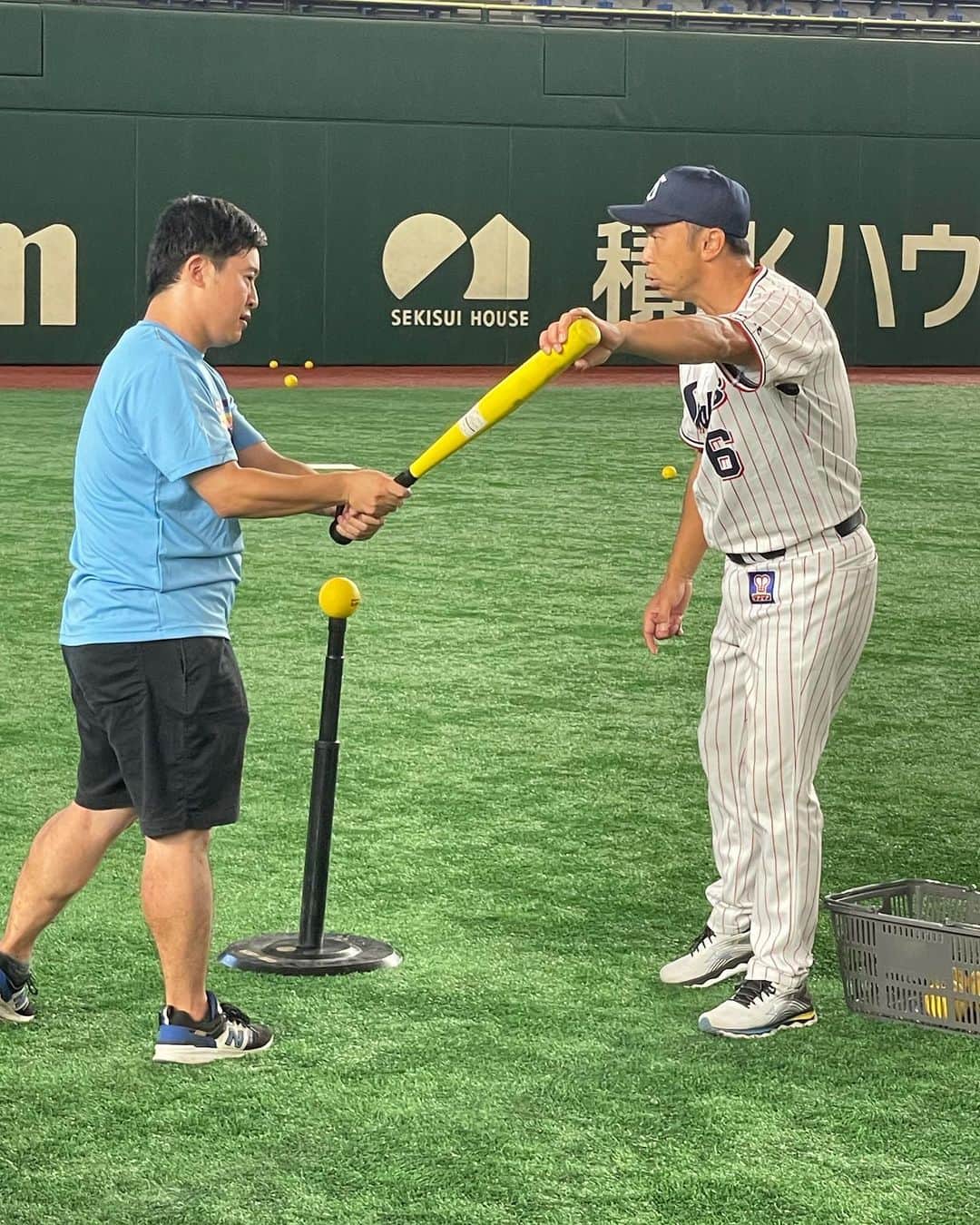 宮本慎也さんのインスタグラム写真 - (宮本慎也Instagram)「今日は教員のための『ベースボール型』授業研究会に参加。 アカデミーコーチの度会と久々の再会。上原と度会とスリーショット。教員の先生たちも夢中でボールを追っかけてました。 野球の楽しさを生徒さんに伝えてください。」8月23日 20時45分 - shinya_miyamoto1105