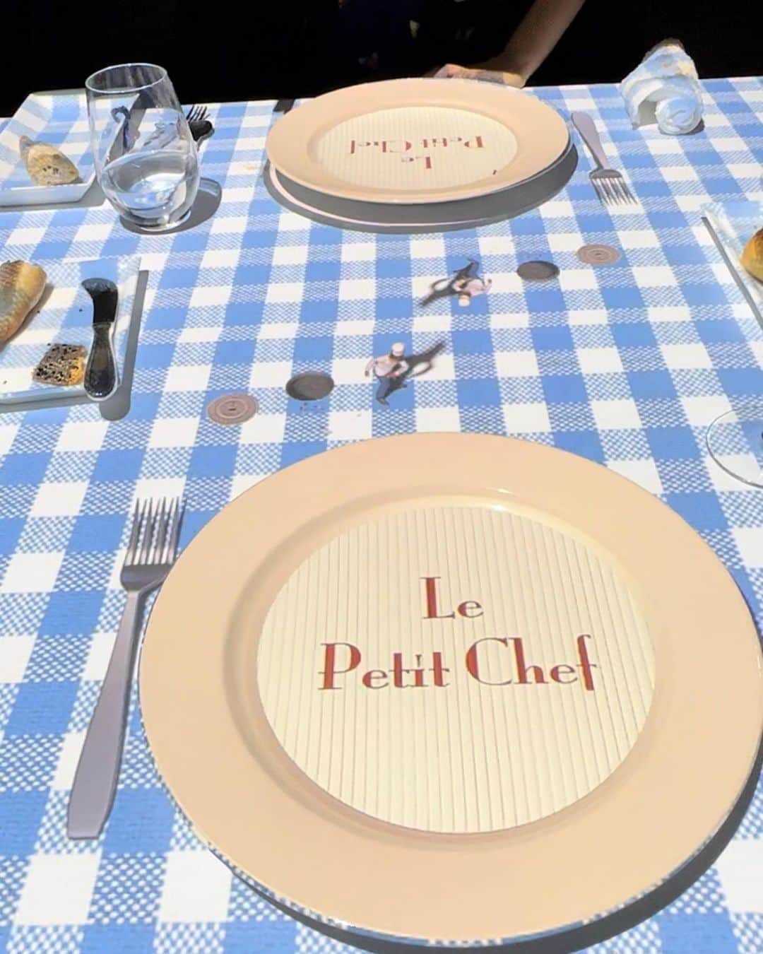 PINKYさんのインスタグラム写真 - (PINKYInstagram)「"LE PETIT CHEF"初体験🧑🏻‍🍳✨  始まった瞬間から大人も子供も可愛くてユニークなシェフに釘付け😍 各エピソードとお料理の融合が見事でした👏  可愛くて面白くて美味しくて、夢のようなディナーでした❤️🍽️✨  #lepetitchef 🧑🏻‍🍳🥕 #love #happy #family #momlife」8月23日 20時47分 - shanti_pinky_shanti