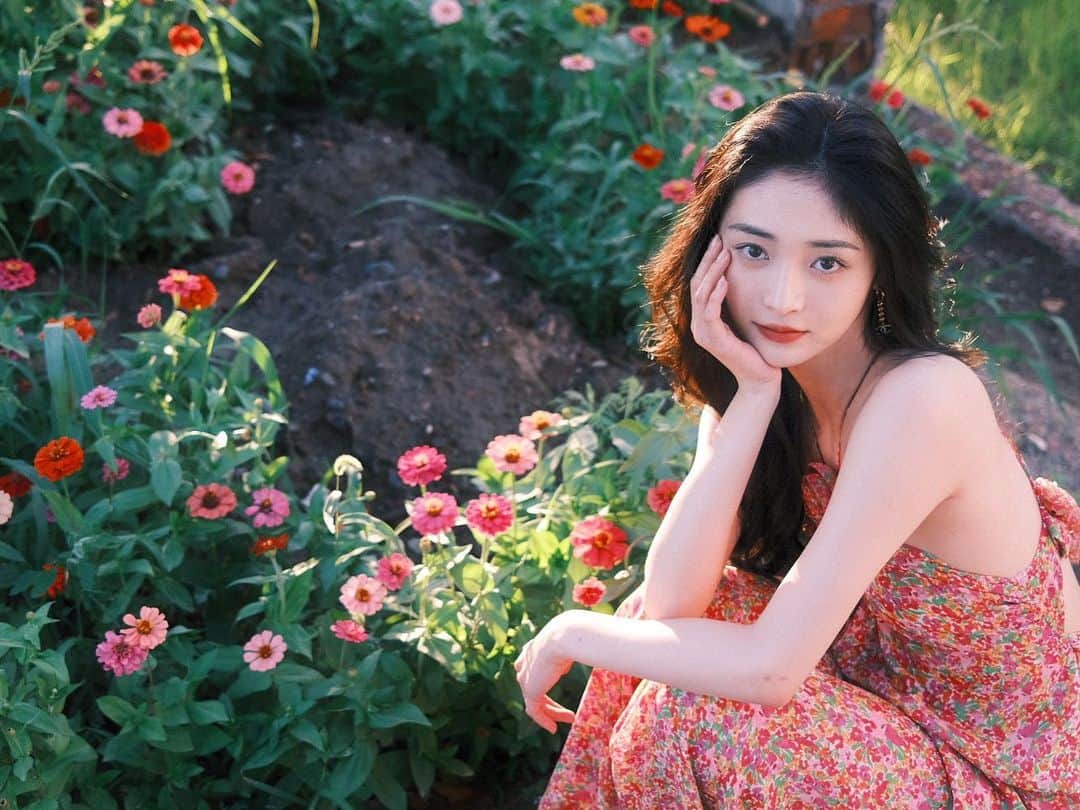 チュ・ギョルギョンさんのインスタグラム写真 - (チュ・ギョルギョンInstagram)「🌸🌼🌺」8月23日 21時01分 - zhou_jieqiong1216