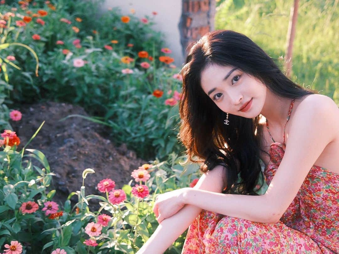 チュ・ギョルギョンさんのインスタグラム写真 - (チュ・ギョルギョンInstagram)「🌸🌼🌺」8月23日 21時01分 - zhou_jieqiong1216