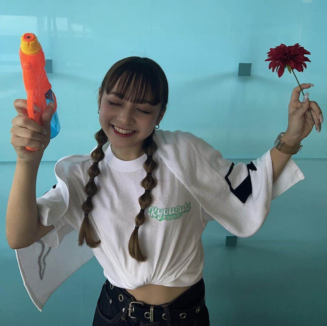のインスタグラム：「. 今日好き江ノ島編ありがとうございましたっ！！  今日好き初のイベントとっても楽しかったです🥹 そしてたくさんの方が会いに来てくれて幸せでしたー！ありがとう😭💜  またこうやって会える機会が出来ますように🫶🏻 今日は暑い中、会いに来てくれてありがとうございました😭😭😭 みんな体調には気をつけて！😵‍💫🌀   #今日好き  #今日好きになりました  #江ノ島編  #江ノ島  #06  #jk  #sjk  #吉田羽花」
