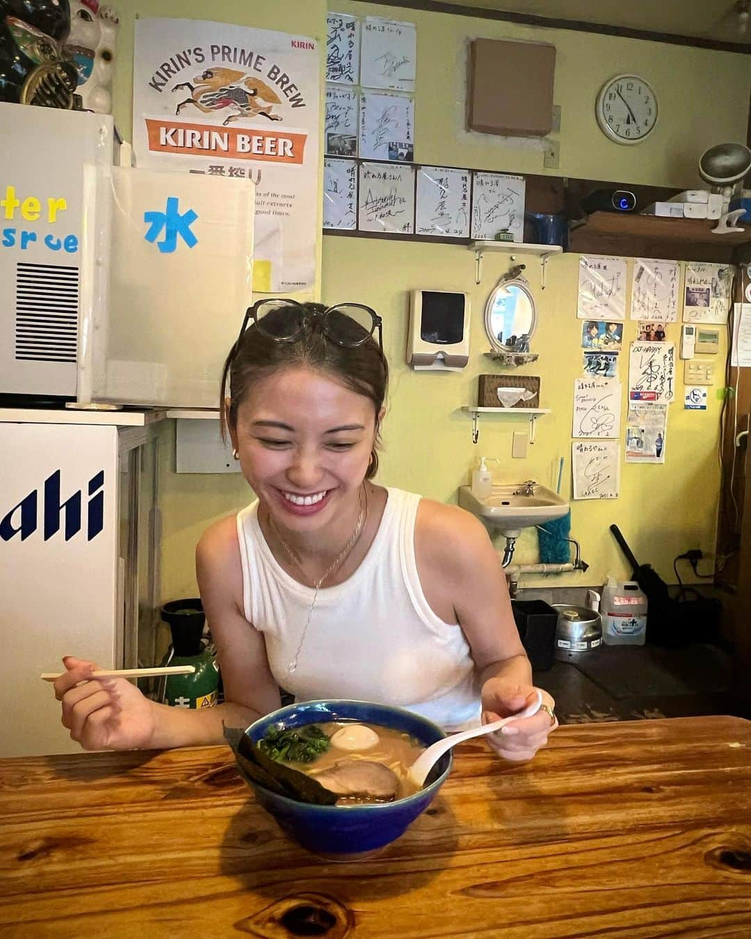 西村まどかのインスタグラム：「やってしまった、サウナ終わりのラーメン🤦‍♀️❤️‍🔥  #ぽかぽか #テカテカ #すっぴん飯」