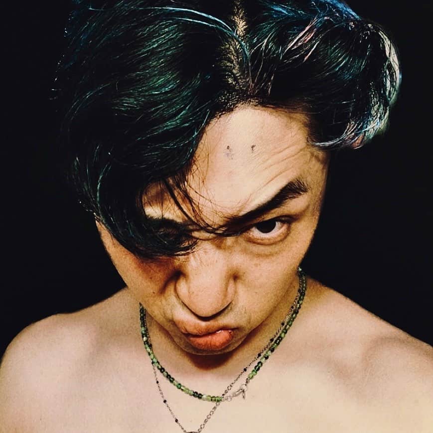 ヒョンミン のインスタグラム：「👿🖤」