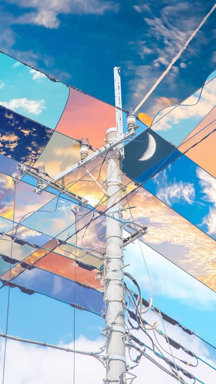 Shotaのインスタグラム：「空模様の雲  Sky Cloud  今まで撮影した空をアニメチックな電線に当てはめてみました。 I applied the skies I have photographed so far to animated electric wires.  　  #japan #sky #日本」