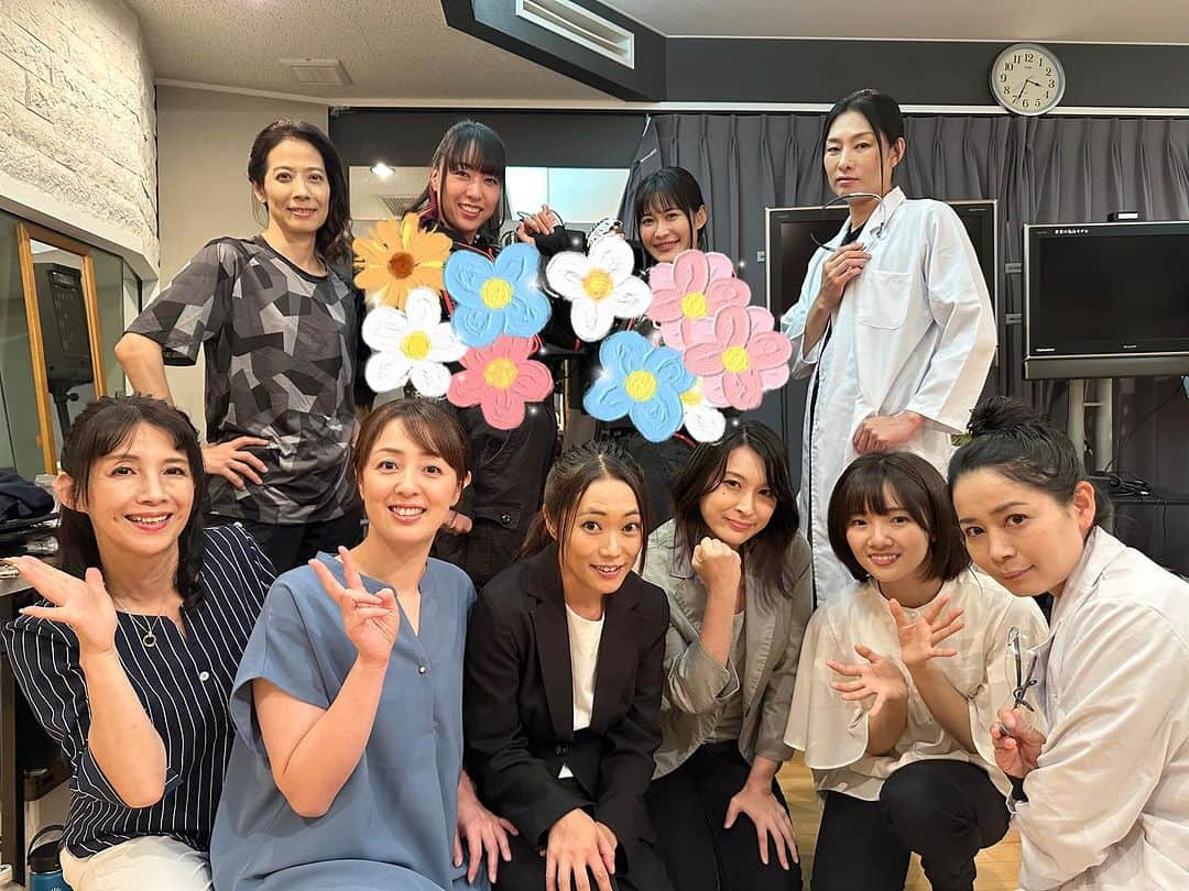 谷もものインスタグラム：「暫くドラマの現場でした🎬  プロレスラーのキラ⭐︎アンさんと共演させて頂けてとても嬉しかったです！  牧野美千子さん、宮澤寿梨さん、大石麻衣さん、特撮レジェンドの御三方にもお会いでき、私もこんな品のある素敵な女性になれるように頑張ろりたいなと思いました☺️✨  映像アクションとプロレスは全然違った面白さがあり『相手に攻撃を当てない』ということに戸惑いつつも（笑） もっとアクションを学びたいなと思いました！  映像の仕事もっとしたい〜〜(੭ ᐕ)੭♡  #プロレスラー #wrestling #PUREJ #俳優  #女優  #劇団FREESIZE #プロレス  #谷もも #Professionalwrestling  #Wrestler #Tokyo  #Japan  #prowrestling  #prowrestler #actor #アクション  #ドラマ　#ドラマ撮影 #特撮  #特撮ヒーロー  #大石麻衣　#宮澤寿梨　#牧野美千子誕生祭」