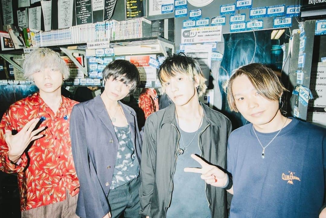 kazuさんのインスタグラム写真 - (kazuInstagram)「渋谷CLUB CRAWL周年おめでとうございます！  ツアーぶりのCIVILIANとのツーマン。 やっぱり世界観もあり刺激的なライブをしていて、俺たちも負けてられねぇというライブをさせてくれた。 楽しかったね。  Photo by 井上翔 @kakeru_selendip   #civilian #lennycodefiction」8月23日 21時43分 - kazu_lcf