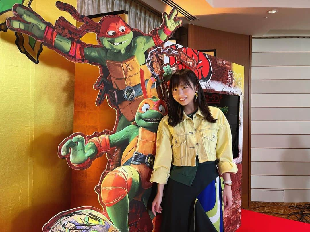 齊藤京子さんのインスタグラム写真 - (齊藤京子Instagram)「本日は映画「ミュータント・タートルズ：ミュータント・パニック！」の日本語吹替版完成報告会見がありました☺︎ いよいよ公開日まであと一ヶ月！ 私は先日、皆さんより一足先に観させていただきましたが、本当に心温まる夢と笑いと感動が詰まった最高の作品でした。 映画を観終わった頃にはタートルズのことが大好きになりピザが食べたくなると思います🐢🍕 ぜひお楽しみにしていてください🎬  #ミュータントタートルズ」8月23日 21時51分 - saitokyoko_official