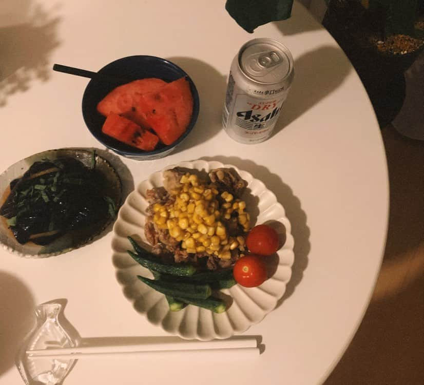 住本結花のインスタグラム：「. 大好きな夏野菜晩酌🍺 メインは、カリッと揚げ焼きした豚こまに、とうもろこしのあんかけ ほんとーーにビールに合います！ @akari_hasegawa0105 さんのレシピです ぜひぜひ試して欲しい🥰🥰  #岩手　#岩手県　#岩手めんこいテレビ　#めんこいテレビ　#アナウンサー　#住本結花　#自炊　#晩酌　#夏野菜　#夏野菜レシピ」