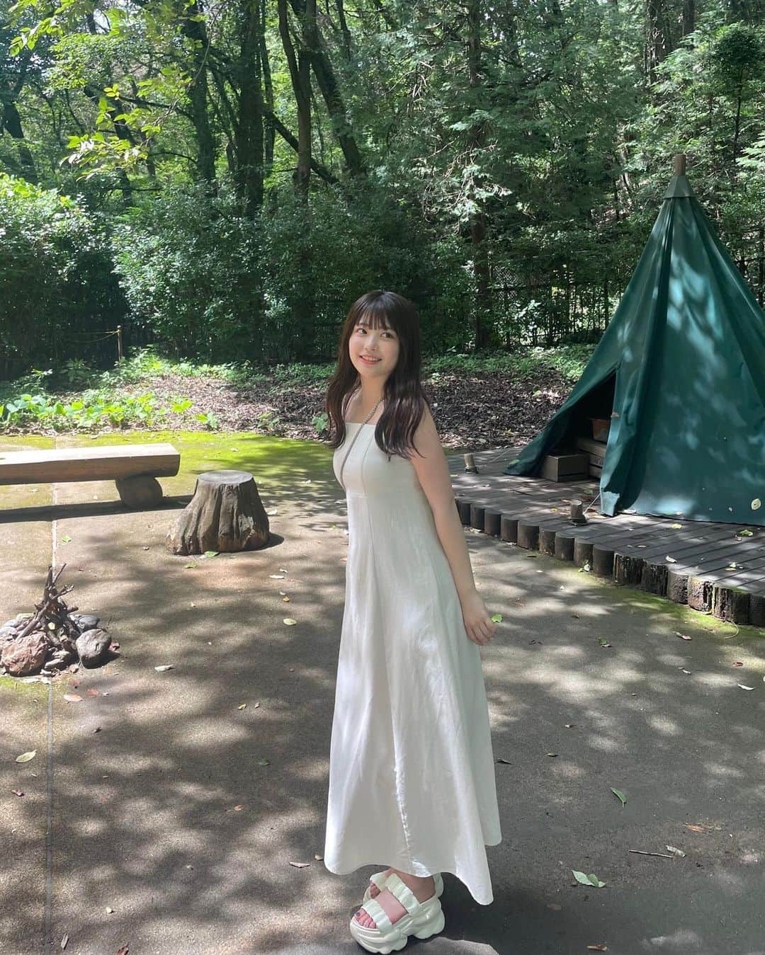 内山優花のインスタグラム：「．  ママとムーミンパーク🎩 スナフキン見つかんなかった⛺️🍃  最後の写真かわちいでしょ。^ ^」