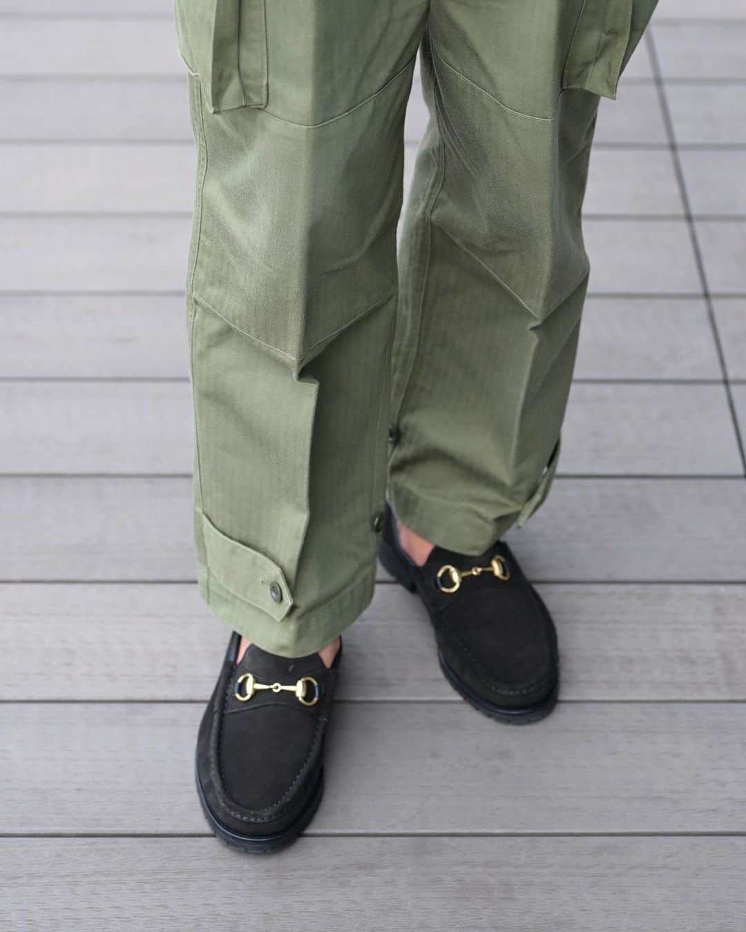 Shuhei Nishiguchiさんのインスタグラム写真 - (Shuhei NishiguchiInstagram)「"Just Simply,Effortlessly"◀︎◀︎◀︎8pics Ph. @shoji_fukaya   シンプルなスタイリングだけど、ポケット多め。古き良きフレンチな空気感。  【ITEM】 Jacket： arnys vintage Polo： @lacoste L1212 Trousers： @tangent.clothing_official  Belt： @thesole_official  Shoes： @gucci 90's  #classicmenswear #effortlesschic #vintagewatch #vintagefashion #menwithclass #mensstreetstyle #ootdmen」8月23日 21時59分 - shuhei_nishiguchi