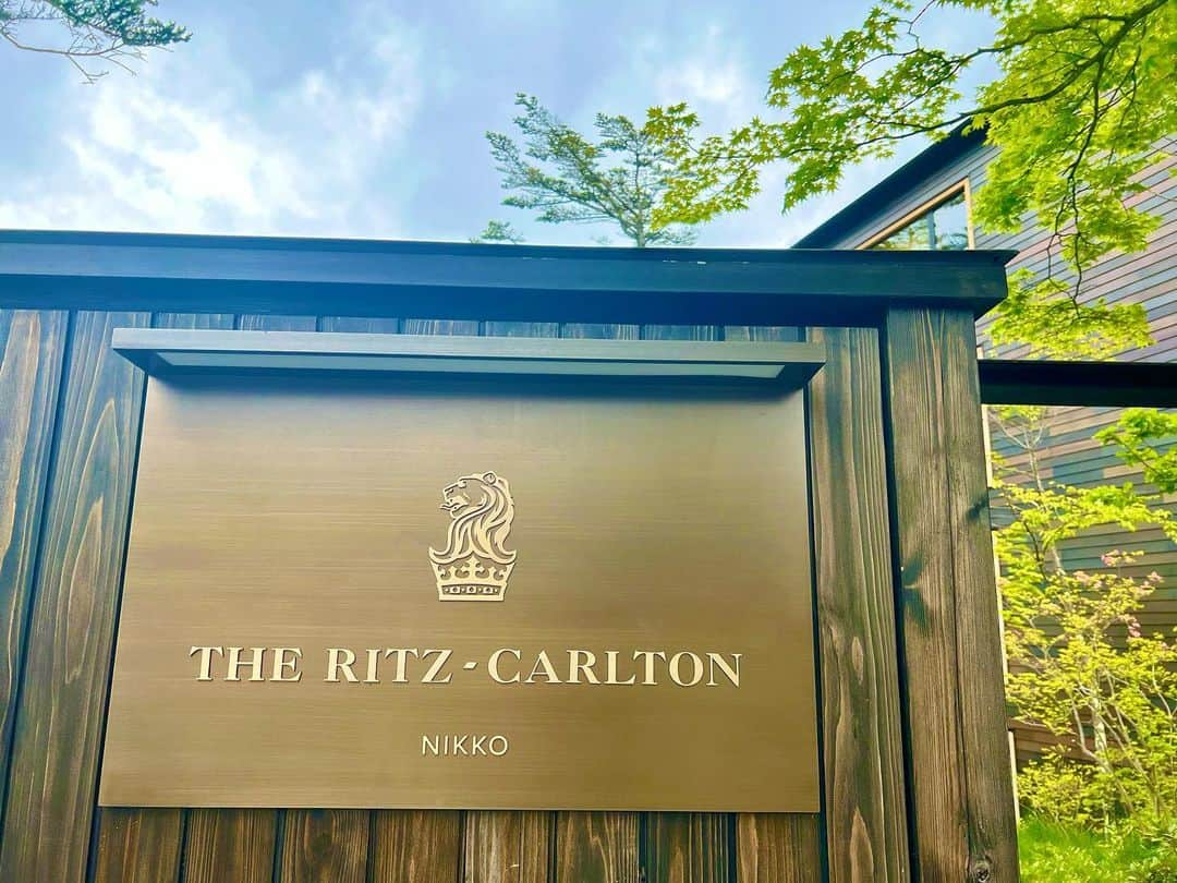 肥田佳菜子のインスタグラム：「日光旅行🙈🙉🙊 #リッツカールトン日光 #ritzcarlton #ritzcarltonnikko #リッツ #日光 #日光旅行 #中禅寺湖 #日光東照宮 #旅行 #国内旅行」