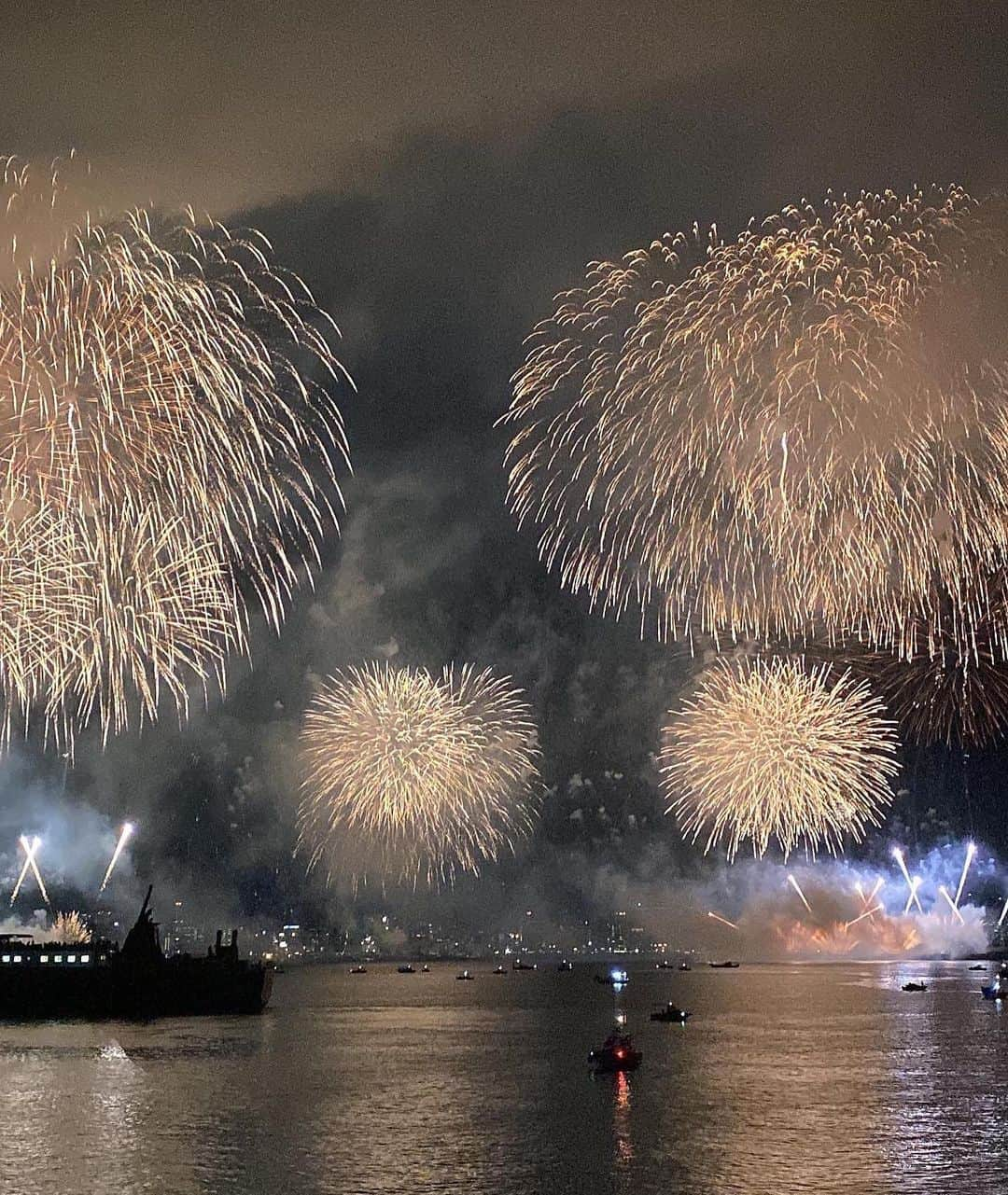 谷奥えまさんのインスタグラム写真 - (谷奥えまInstagram)「夏の思い出🎆　  もうすぐ9月だ〜　 早すぎる」8月23日 22時07分 - ematanioku