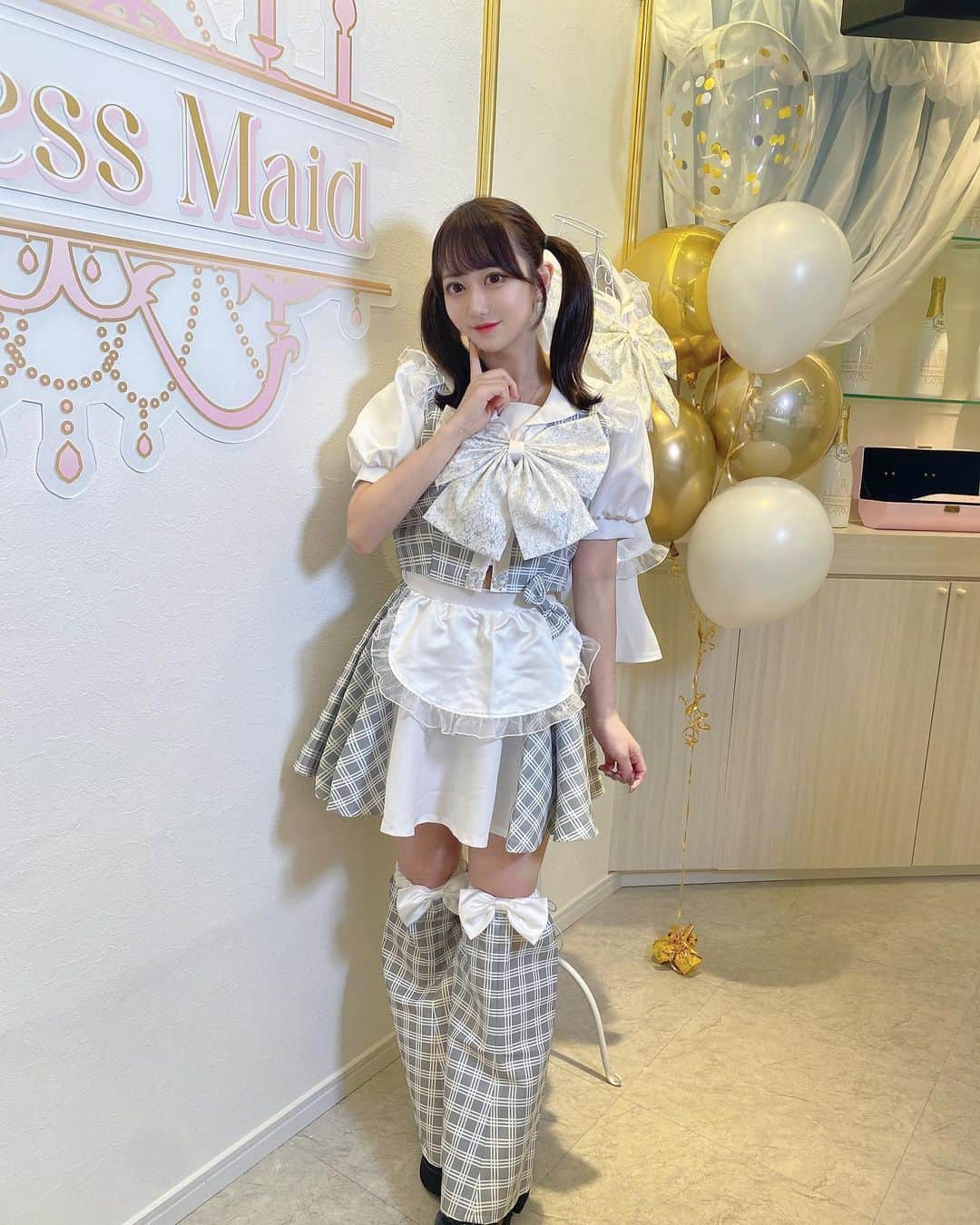 のインスタグラム：「高めツインテール👧🩷  @princess_maid_concafe さんの 制服まじ可愛すぎる〜〜💋  何枚目がよきですか...?」