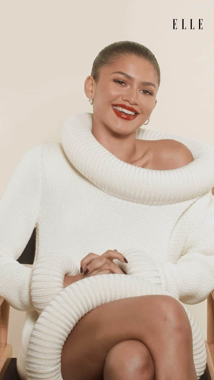 ニーナ・ガルシアのインスタグラム：「@zendaya shares what she’s most proud of for @elleusa. See more at the link in bio. — @elleusa Creative director: #StephenGan Photographer: @stevenkleinstudio Stylist: @luxurylaw Writer: @clovito Hair: @kimblehaircare @aframe_agency Makeup: @ernestocasillas @lancomeofficial Manicure: marisacarmichael @apresnailofficial Extras Casting:  @barbarapfistercasting Production:  @viewfindersnyla Location: @acedtla — This video was filmed prior to the SAG-AFTRA strike.」