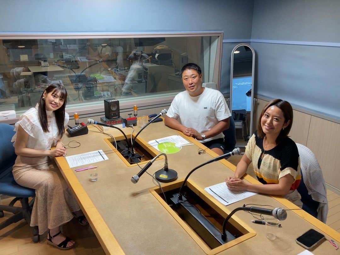 藤田いろはのインスタグラム：「【告知】 本日8/23(水)  AM1422kHz ラジオ日本25:00〜　 ラジオ番組『ハマビジ!』にゲストとして出演します✨ めっちゃ緊張しましたががんばってお話ししてきました！！ 聴いてくださいー！ ⁡ リアルタイムでは難しい方も聴き逃しがradikoから聴けます👏 絶対聴いてね🐰🩵 ⁡」
