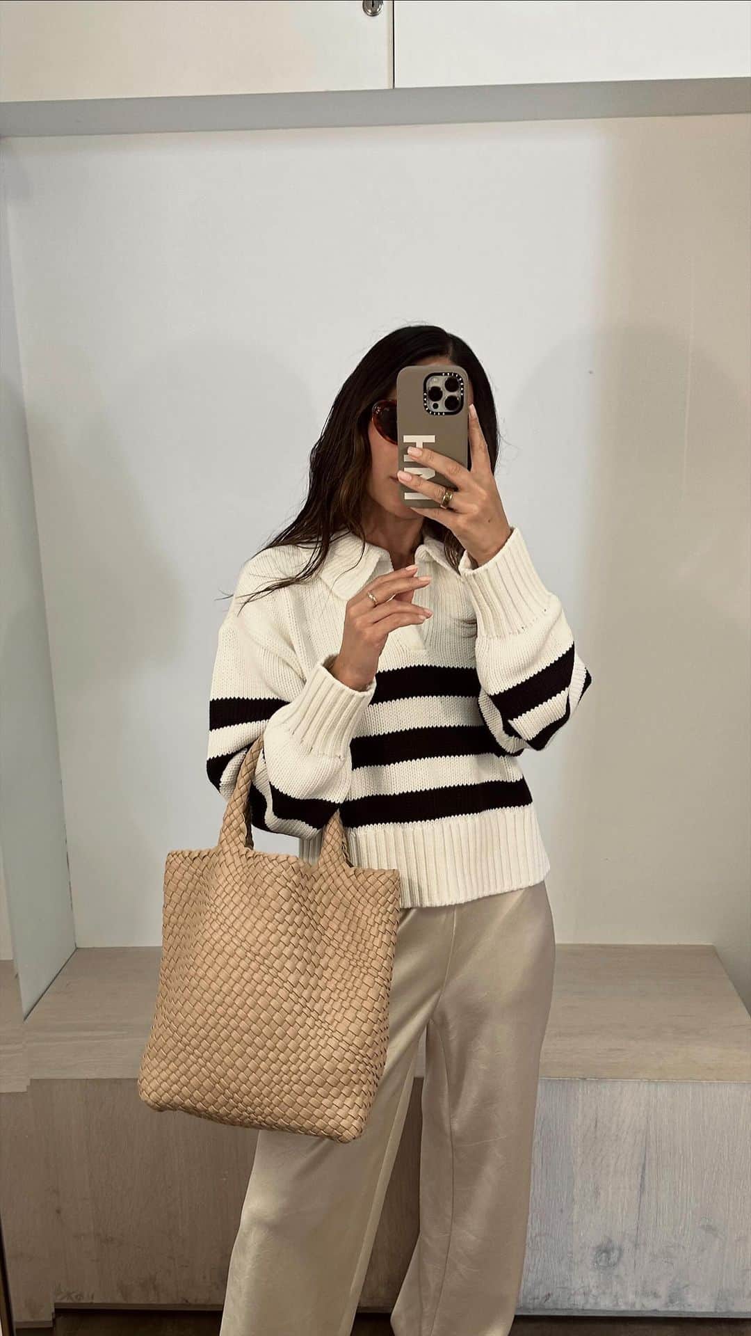 Marianna Hewittのインスタグラム：「Fall is almost here 🍂 found some knits & pumpkin spiced everything on Amazon  @amazonfashion @amazoninfluencerprogram」
