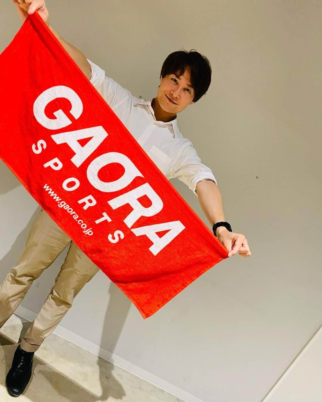 土井悠平さんのインスタグラム写真 - (土井悠平Instagram)「しゃけほー！！ ホーム6連勝👍👍  GAORA SPORTSタオルゲット😏😏 ビジター応援でこれ掲げよかな☺️☺️  あー、気持ちよく東京帰れます！！  ナイスゲーム！！㊗️  #北海道日本ハムファイターズ  #lovefighters  #東北楽天ゴールデンイーグルス  #エスコンフィールド  #北海道 #北広島  #gaora」8月23日 22時30分 - doi_yuhei