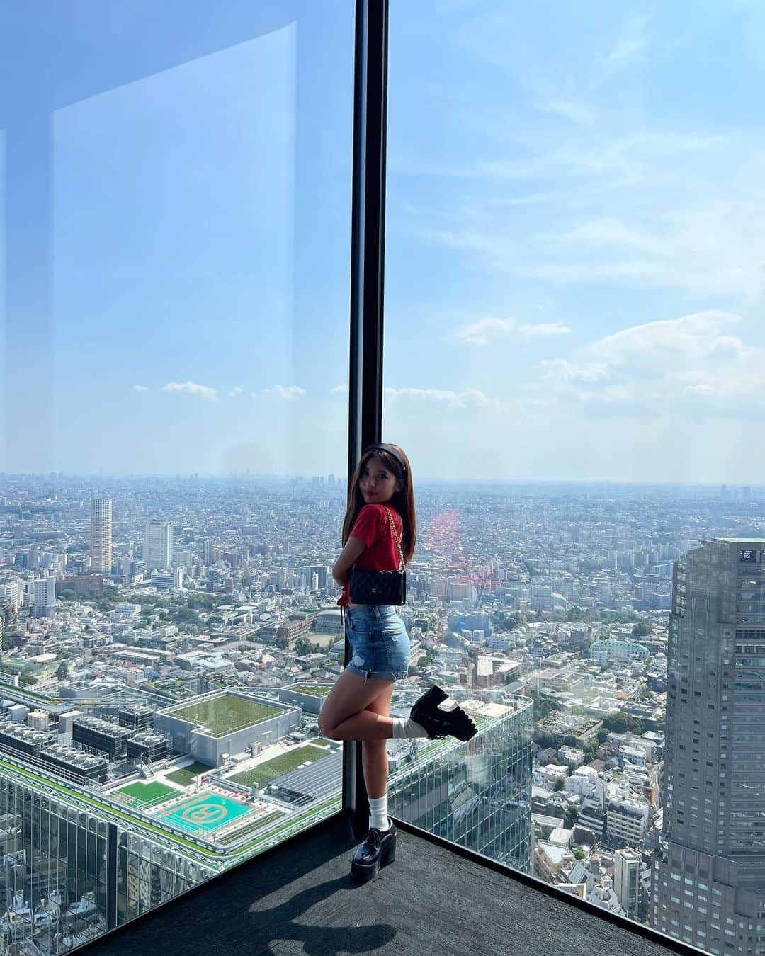 山尾梨奈のインスタグラム：「〻 My summer has gone.  It was hot in Tokyo, but super cool  THE・東京観光！楽しかった^_^」