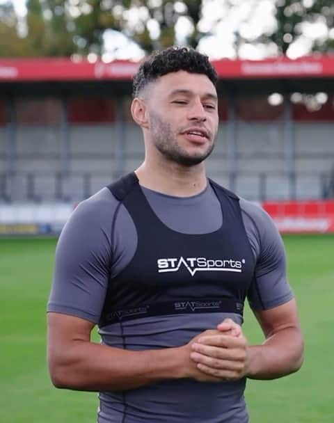 アレックス・チェンバレンのインスタグラム：「Check out my Midfield Masterclass over on the @statsports Academy app. Download now for a free trial ⚽️📈」