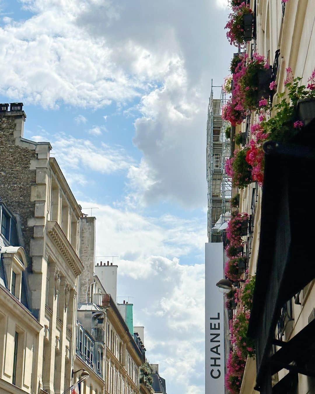 小祝麻里亜のインスタグラム：「Paris, France🇫🇷  ＿＿＿＿＿＿＿＿＿ #パリ#フランス #パリ旅行 #フランス旅行 #ヨーロッパ旅行 #France #Paris #2023travel #ig_paris #여행일기 #여행스타그램 #여행스냅 #파리 #파리스냅 #프랑스 #巴黎」