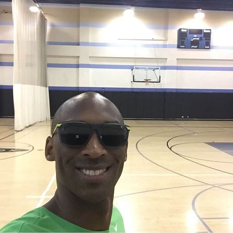 J・R・スミスさんのインスタグラム写真 - (J・R・スミスInstagram)「Happy 45th #24 @kobebryant 🤲🏾」8月23日 22時43分 - teamswish