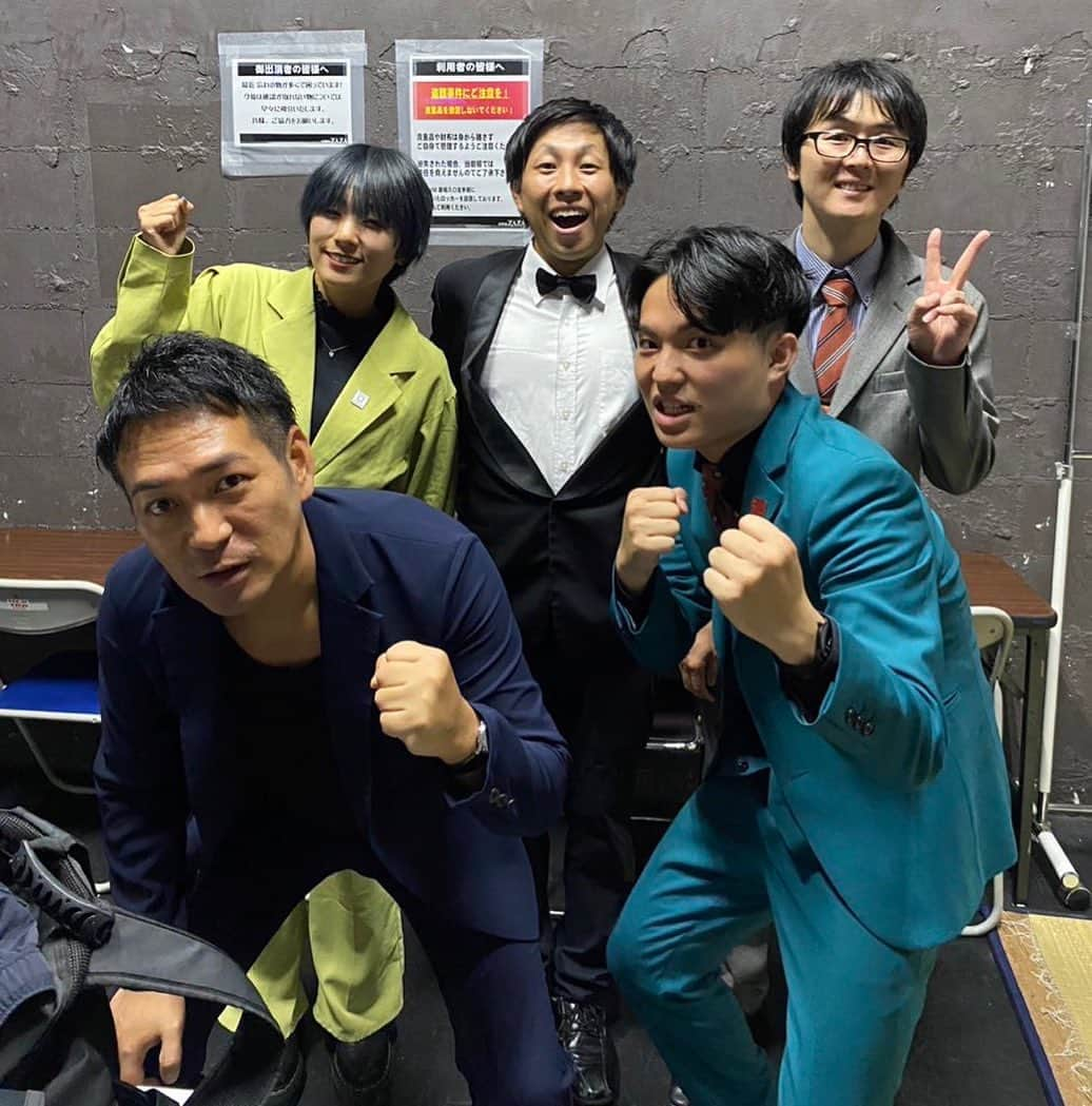 木佐凌一朗さんのインスタグラム写真 - (木佐凌一朗Instagram)「スーマラvs翠チーの新ネタ3本勝負  えげつないバトルになったと思います！ なんとか2-1で勝てました！ M-1クイズも武智さんに勝てました！ 見てくれた人と武智さん田中さん本当にありがとうございました！ 興味ある人は配信どうぞ！ 僕らの2本目が会場ドン引きしてます！  今年のM-1ほんまに頑張ります🔥  #スーパーマラドーナ #翠星チークダンス #M1グランプリ #ビデ」8月23日 22時54分 - inakanokisa