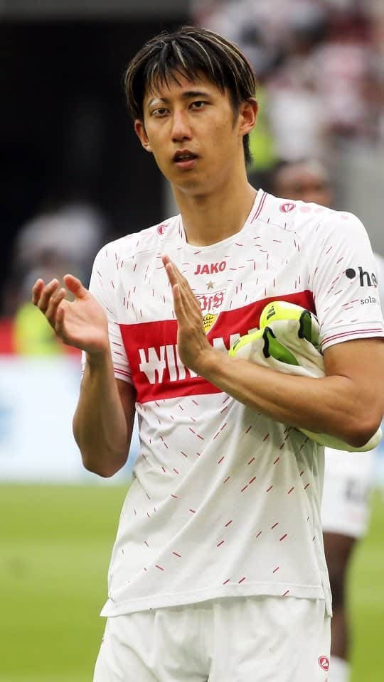 伊藤洋輝のインスタグラム：「Ihr bekommt mehr davon - bis 2027! ✍🤍❤ _ #VfB #Ito #Ito2027 #Vertragsverlängerung #vfbstuttgart #vfbstuttgart1893 #auscannstatt #furchtlosundtreu #VfBInsta」