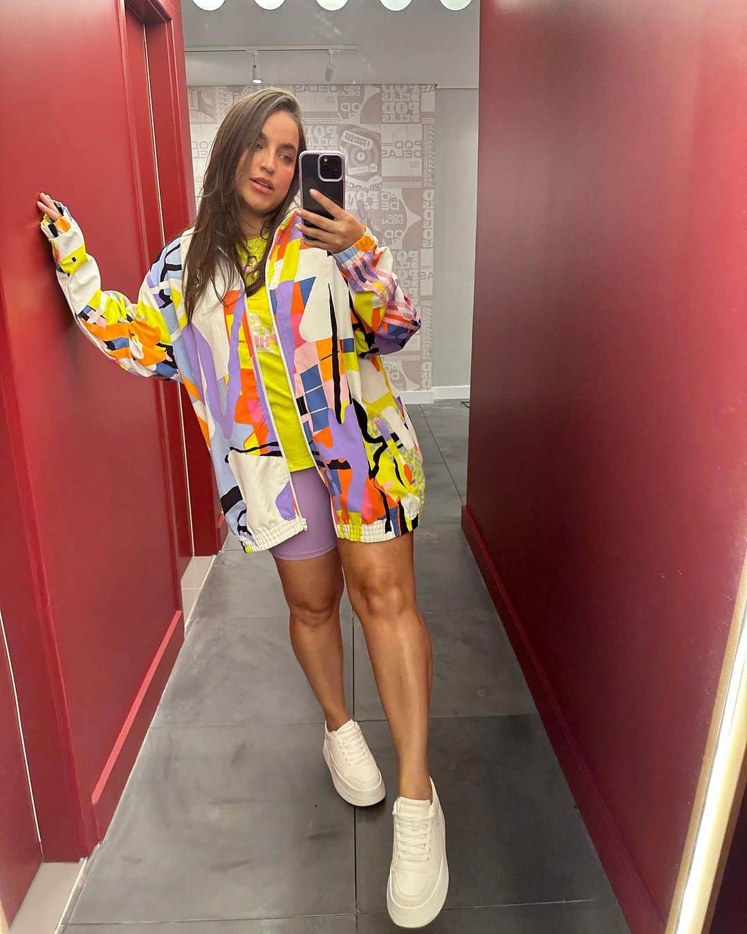 Bruna Unzuetaのインスタグラム：「Lookin 🌈」