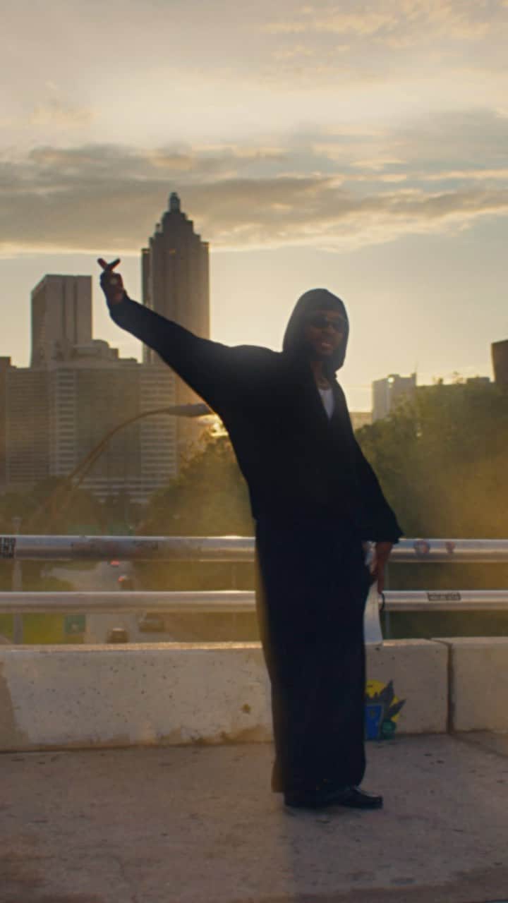 アッシャーのインスタグラム：「‘Good Good’ Official Music Video OUT NOW @summerwalker @21savage」