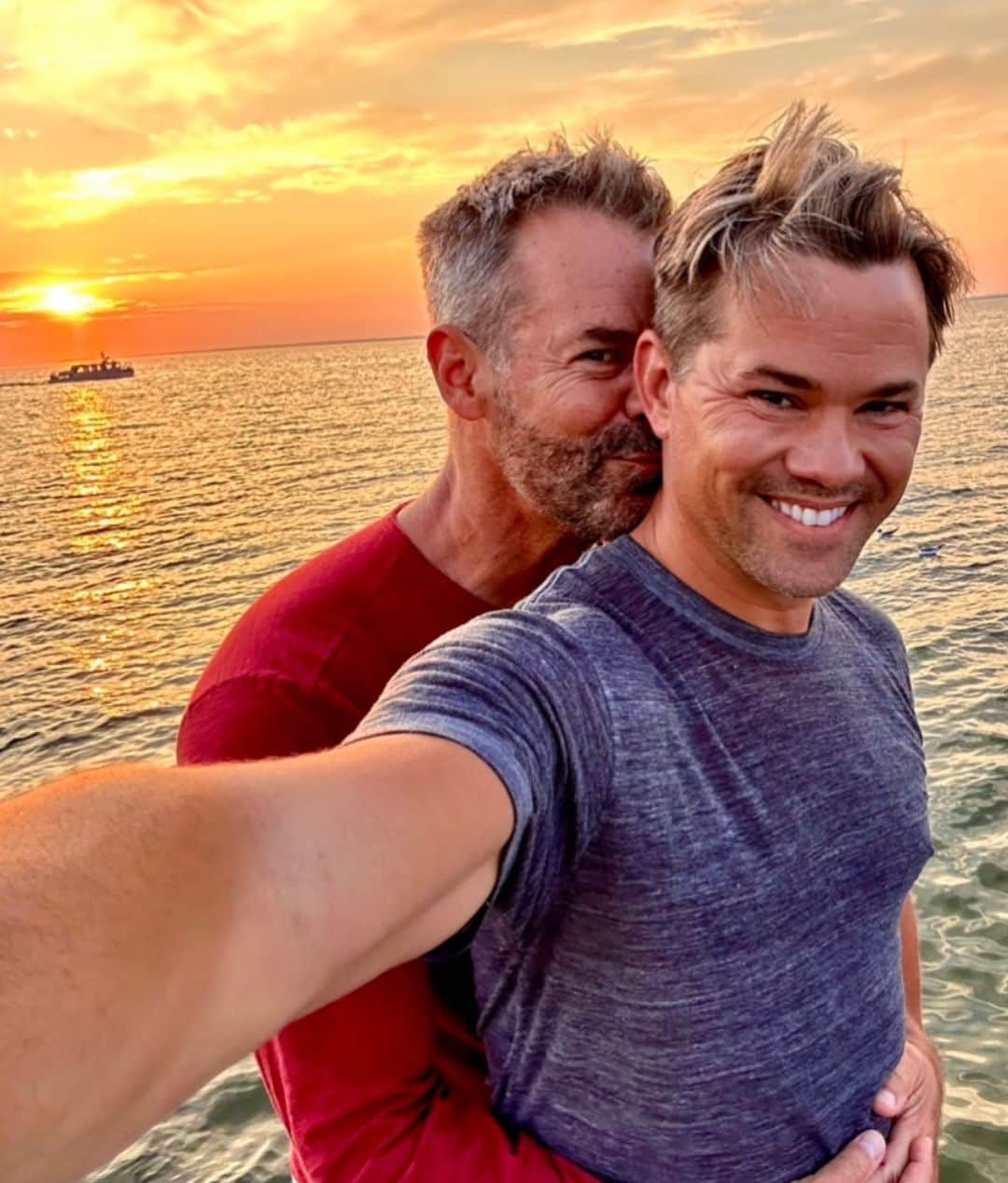 タック・ワトキンスさんのインスタグラム写真 - (タック・ワトキンスInstagram)「Today is @andrewrannells birthday. Do not taunt him. He straddles the Leo/Virgo cusp.」8月23日 23時21分 - tucwatkins