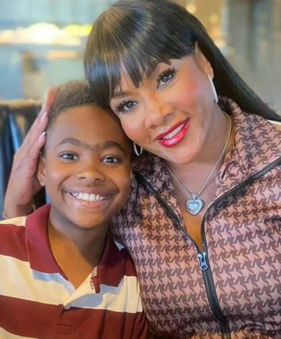 ヴィヴィカ・A・フォックスのインスタグラム：「GM Dawlings! Join me in wishing my TALENTED & HANDSOME Godson @quinny_gram a happy & blessed 11th bday! "Quinny" is just da best! He's a AWESOME son, grandson, actor & singer! "G-Ma" LUVS YA TONS Godson! Dad is @qbraid Mom is @indiathomasofficial #LifeIsGood #GodIsGood #Blessed #Respect #VivicaFoxHair #TeamVivica #TeamFox #MyGrindDontStop #LegitimateCareers #BossMoves #LoveWins #GodMommy #ClassicBadChick 🔥🖤💙🤴🏾👸🏽🎂🔥」