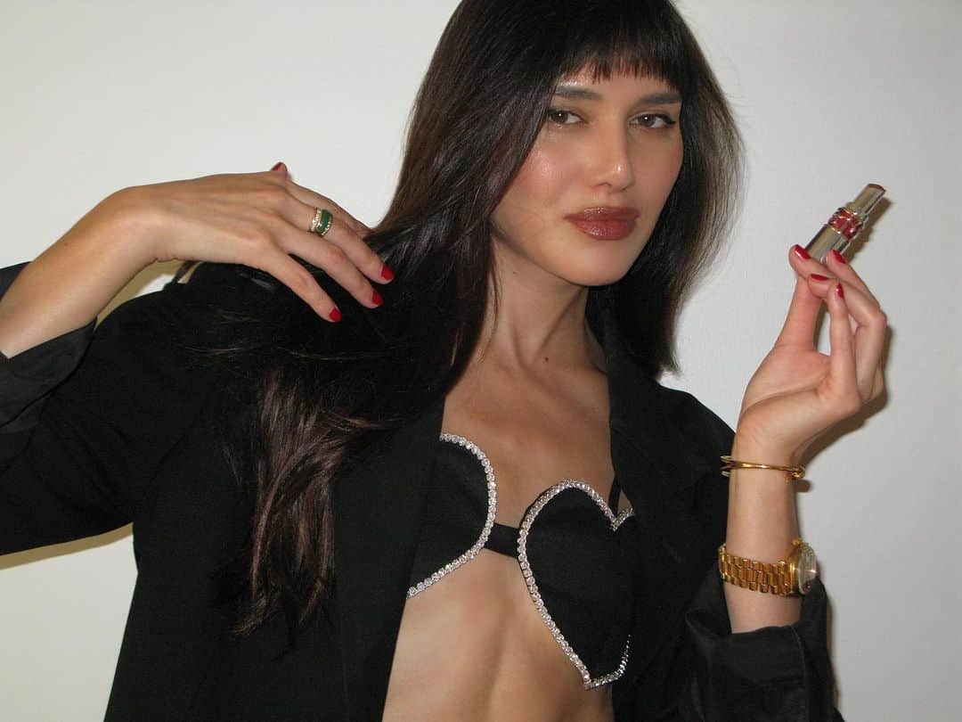 ナタリー・スアレスさんのインスタグラム写真 - (ナタリー・スアレスInstagram)「Lips are candy glazed and glossy. @yslbeauty」8月23日 23時38分 - natalieoffduty