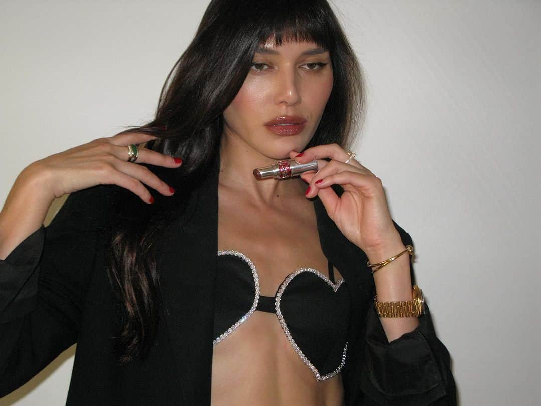 ナタリー・スアレスさんのインスタグラム写真 - (ナタリー・スアレスInstagram)「Lips are candy glazed and glossy. @yslbeauty」8月23日 23時38分 - natalieoffduty