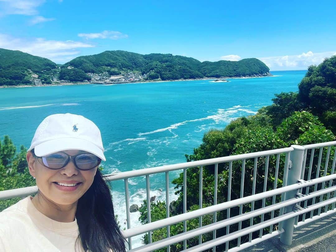 田中美奈子さんのインスタグラム写真 - (田中美奈子Instagram)「海がきれい😍 海の見える所に住みたい🥰🥰 #紀伊半島 #紀伊半島一周 #紀伊半島ドライブ #紀伊半島旅行 #熊野市鬼ヶ城 #熊野市観光 #美しい海 #japantravel」8月23日 23時55分 - tanakaminako0912