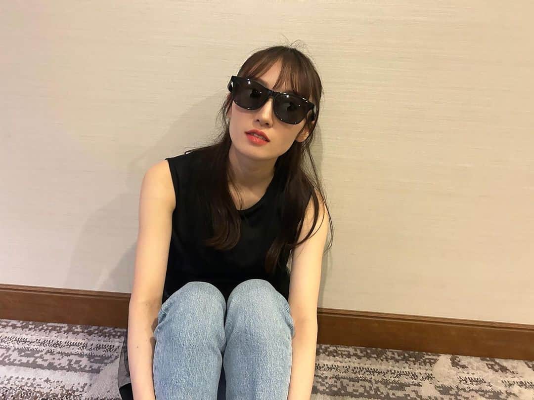 咲良菜緒さんのインスタグラム写真 - (咲良菜緒Instagram)「レンズの反射がさ、目に見えない？ まさに👀こんな感じ!  わかるーー？？？」8月23日 23時49分 - nao_sakura_official