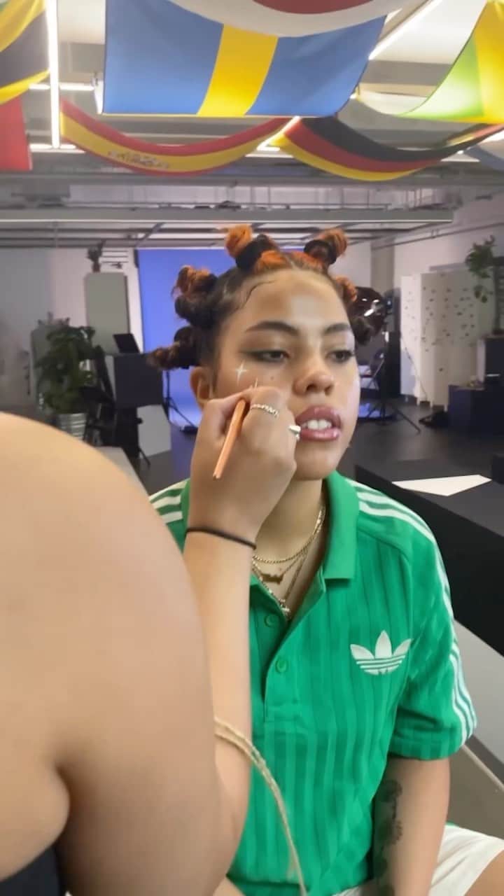 adidas UKのインスタグラム：「Meet this year’s ‘Originals Creator Network’🔥  20 emerging creatives from London who will be participating in our Creator Network programme, a partnership between @adidasLondon and @guapmag.  The final cohort features a wide variety of creators including Visual Artists, Stylists, Photographers, 3D artists and more - tap the tags to discover more!」