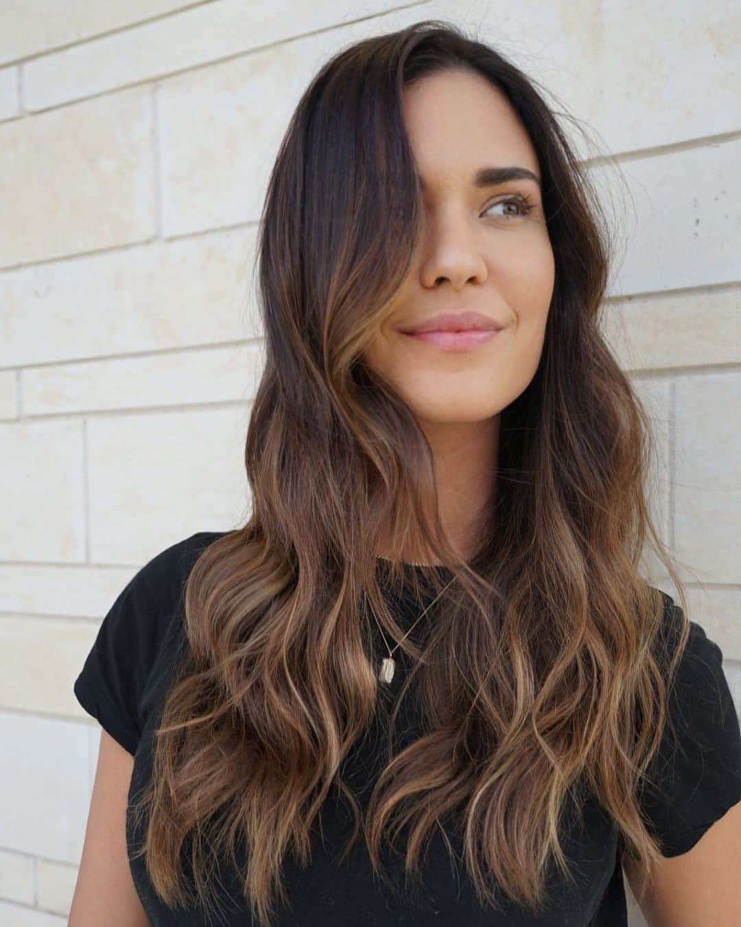 オデット・アナブルのインスタグラム：「Maybe she’s born with it… maybe it’s @melaniejacobshair!」