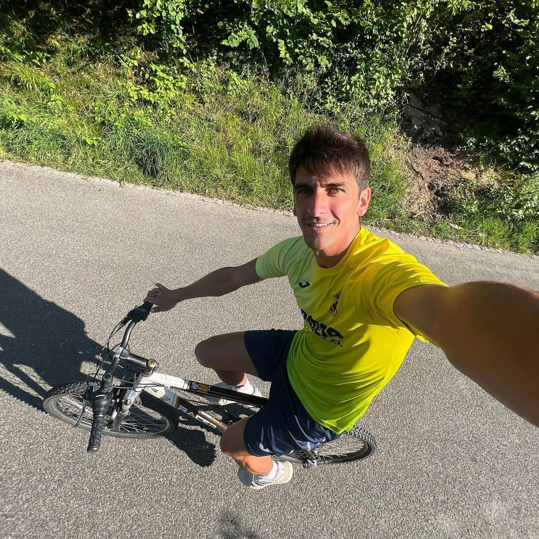 ジェラール・モレノのインスタグラム：「🚴」