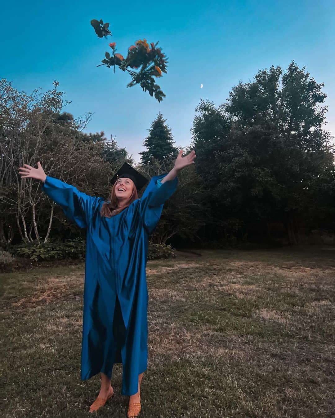 アシュリー・ワグナーのインスタグラム：「She’s a graduated girly 👩‍🎓」