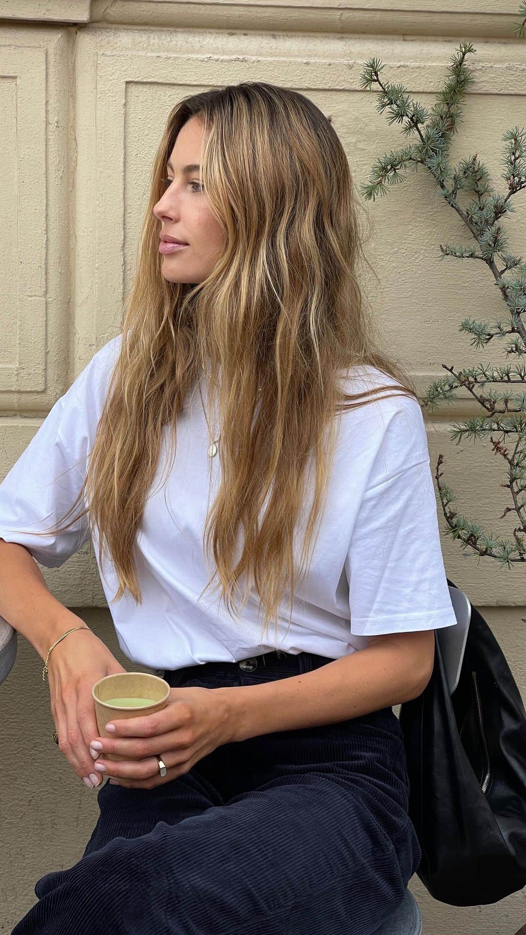 Mathilde Goehlerのインスタグラム：「Timeless design. favorite pieces by @brunathelabel 🤍 I’m obsessed. #brunathelabel #finejewelrymaderesponsibly #TheBRUNAHolidayEdit」