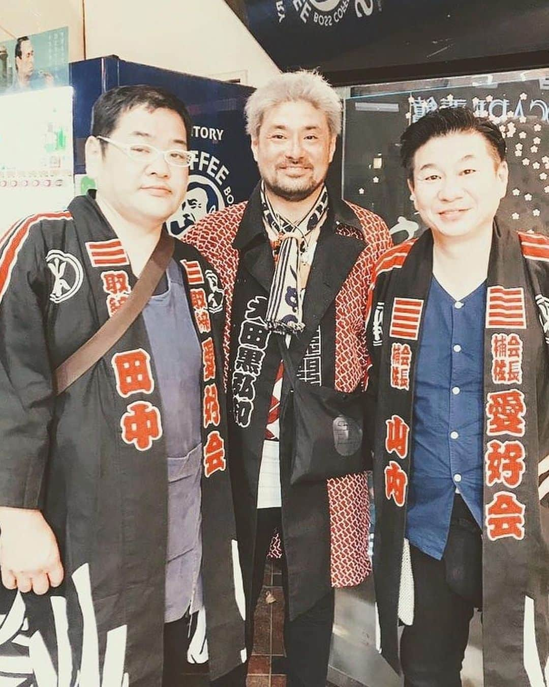 山内要さんのインスタグラム写真 - (山内要Instagram)「仲間と35年以上・・早いね〜😀　 祭に対しての様々なご意見・ご批判等御座いますが、皆が真摯に受け止め❗️　  更に一人一人様々な意見や主張がありますが・・ ここはグッと心に飲み込み❗️😀  今は、 皆が一つになり、次世代に繋いで、紡いで行く事が大事だと思っております😀  何よりも良き神事が執り行われ事を切に願っております🙇‍♂️   先ずは今年も親友と共に奉納出来る事に感謝です😀　　 #熊本 #藤崎八旛宮秋季例大祭  #飾馬 #奉納」8月24日 0時41分 - keitokujiro