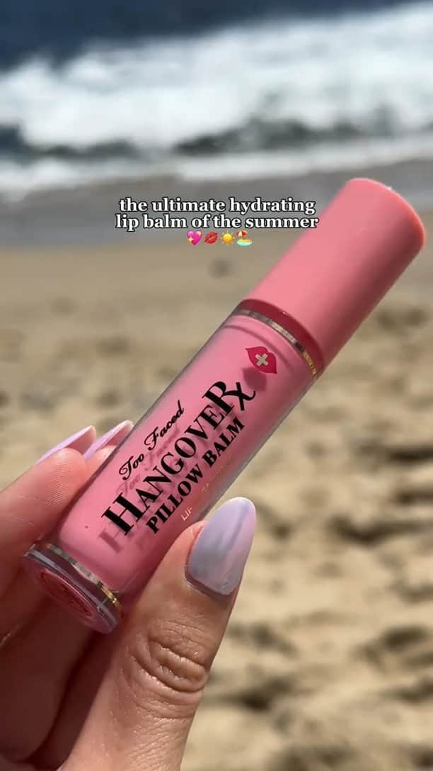 Too Facedのインスタグラム：「Who wouldn’t want hydrated and soft lips this summer?! 😘💋 Our Hangover Pillow Balm leaves lips feeling smooth and plumped with moisture 😍 Tap to shop! #toofaced #tfhangover」