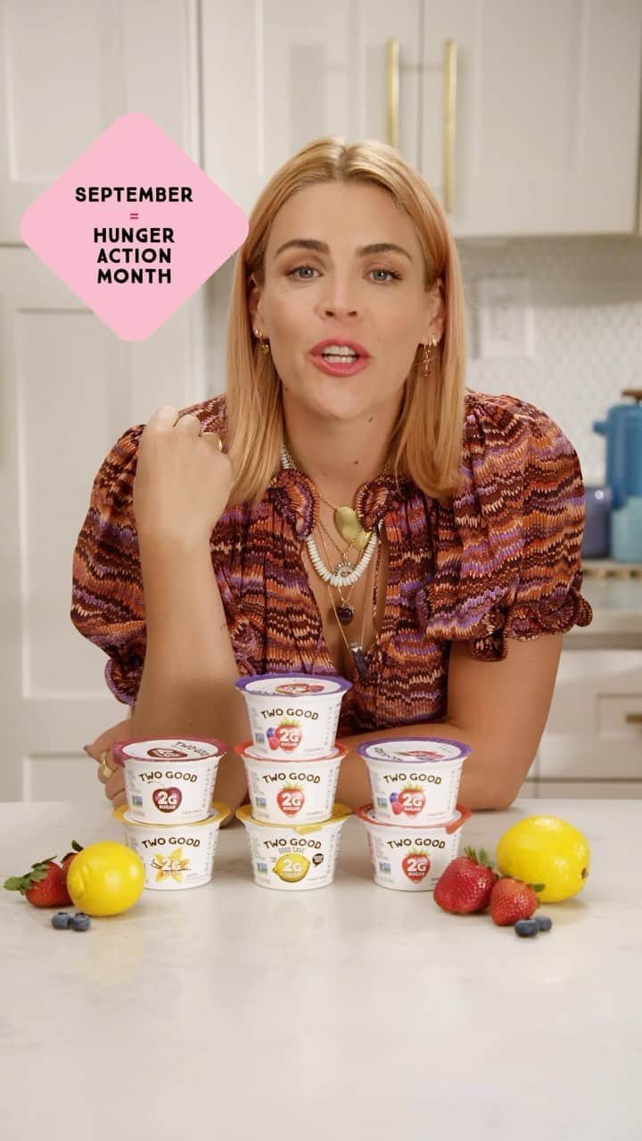 ビジー・フィリップスのインスタグラム：「#ad #Hanger happens to the best of us (including me🙋) but it’s time we use that feeling and turn it into something good. This Hunger Action Month, I am partnering with @twogood to help fight food insecurity (because you’d be surprised by how many people don’t know where their next meal is coming from). Throughout September, for every #GetHangryForGood used Two Good is donating $1* to @cityharvestnyc and @wedontwaste to help get food to those in need. Let’s get #hangry about hunger! #twogoodpartner #hungeractionmonth  *Post must be from public account. Donation up to $100,000」