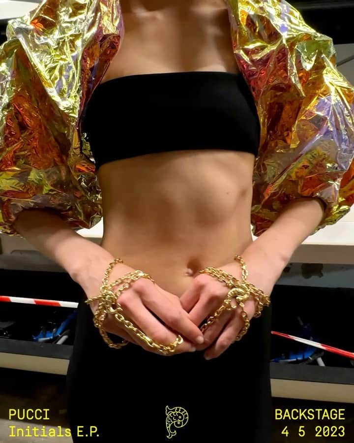 エミリオプッチのインスタグラム：「Backstage, Initials E.P. Show    Shot by @samyoukilis   #Pucci #InitialsEP」