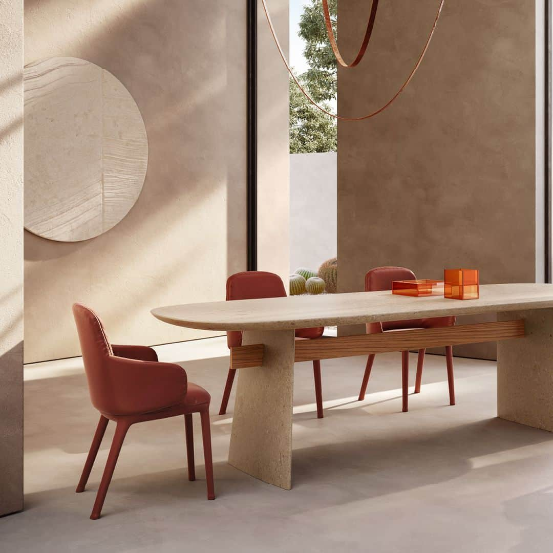 Natuzzi Officialさんのインスタグラム写真 - (Natuzzi OfficialInstagram)「A skillful and elegant encounter that reflects Apulian craftsmanship tradition. Timeless design handed down from generation to generation. Natural materials and colors in a precious piece of design. Discover Adam dining table by @marcelwanders   #natuzzi #natuzziitalia #Adam #MediterraneanSummer」8月24日 1時27分 - natuzzi