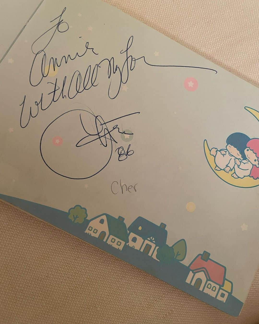 ナンシー・マイヤーズさんのインスタグラム写真 - (ナンシー・マイヤーズInstagram)「I just unearthed a family treasure. My daughter Annie’s @thisoakhouse autograph book from around 1987-1989. Some were our  friends, others were people we somehow met or knew. Teri Garr, Albert Brooks, Mario Puzo (we met him on a plane), Cher, @diane_keaton, Maria from Sesame Street!, Phyllis Diller, Harold Ramis + Gary Shandling. ❤️」8月24日 12時26分 - nmeyers