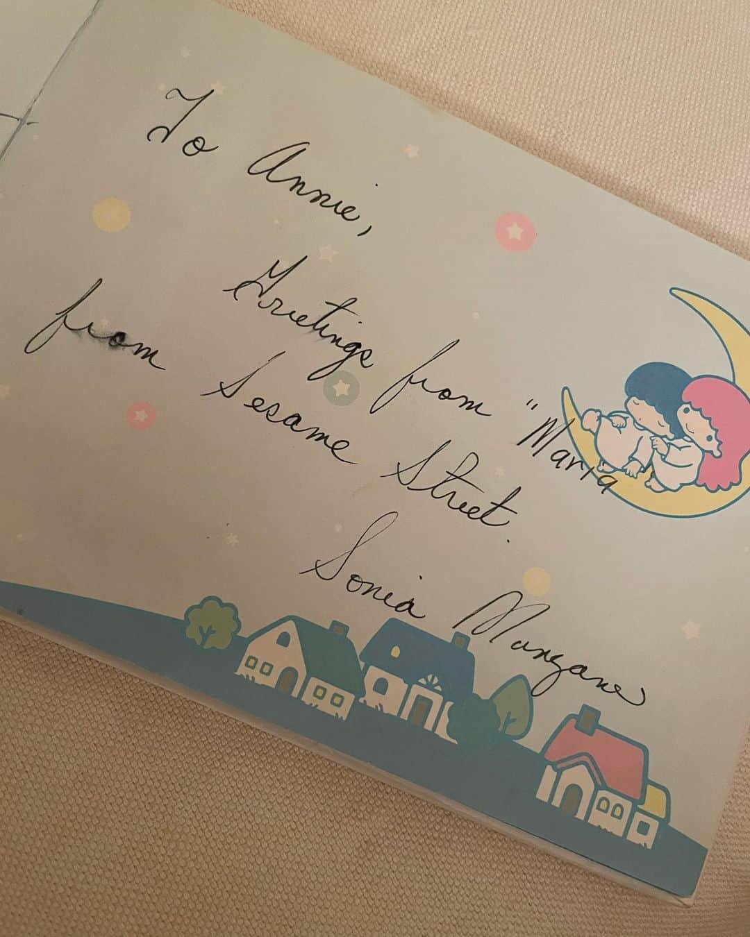 ナンシー・マイヤーズさんのインスタグラム写真 - (ナンシー・マイヤーズInstagram)「I just unearthed a family treasure. My daughter Annie’s @thisoakhouse autograph book from around 1987-1989. Some were our  friends, others were people we somehow met or knew. Teri Garr, Albert Brooks, Mario Puzo (we met him on a plane), Cher, @diane_keaton, Maria from Sesame Street!, Phyllis Diller, Harold Ramis + Gary Shandling. ❤️」8月24日 12時26分 - nmeyers