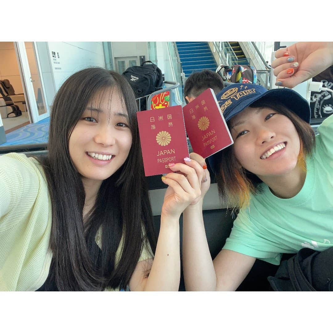 駿河メイさんのインスタグラム写真 - (駿河メイInstagram)「Let’s go #ChocoProUK🇬🇧🍫 See you in the show!!  チエと海外遠征する事が日常になったのも、感慨深い🤍 イギリス遠征行ってきます！ ヨーロッパのチョコミント達に会ってくるぞ✈️  @chie_gtmv   #ChocoPro #gtmv #EVE #UK」8月24日 11時26分 - mei_gtmv