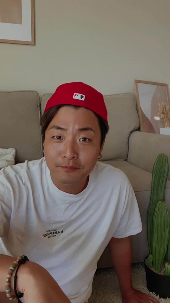 マンペーのインスタグラム：「ご飯出来るまで☺️」