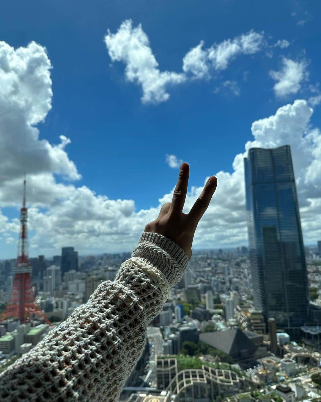 チェン・ボーリンさんのインスタグラム写真 - (チェン・ボーリンInstagram)「Hello Tokyo ✨🪭」8月24日 11時36分 - chenbolin